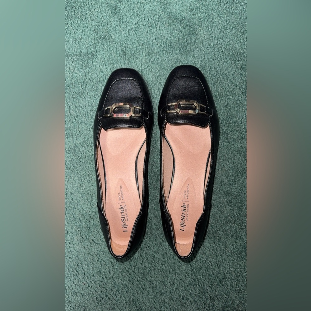 Life Stride Black Loafers with Gold Bit Detail (SIZE 8)